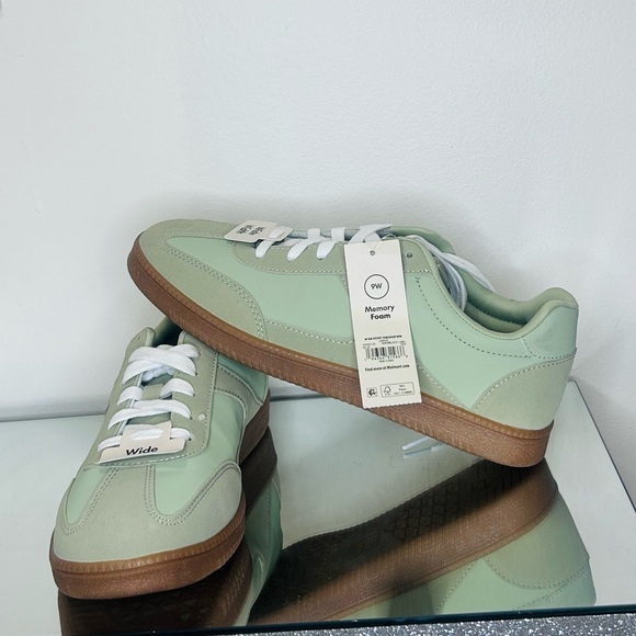 NoBoundaries Shoes - Mint Green Women's Sneakers